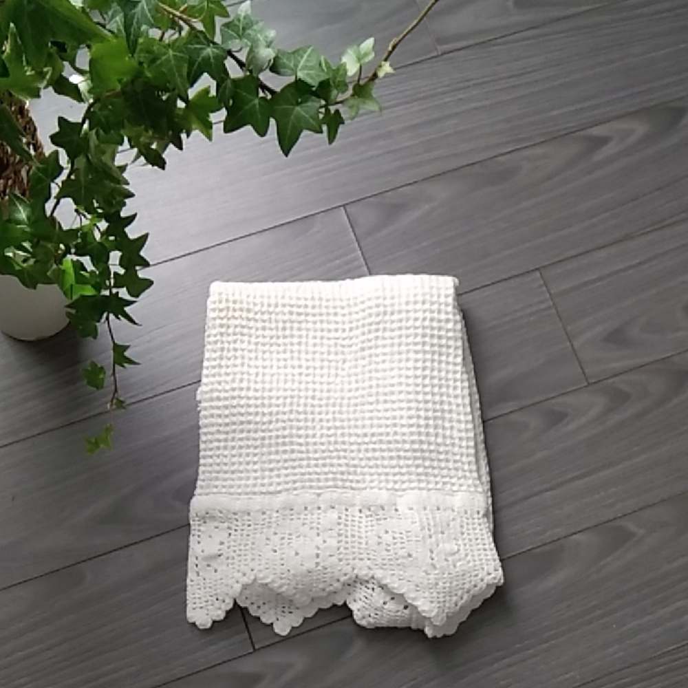 Imported (India) Lace Kitchen Towel (NWOT)